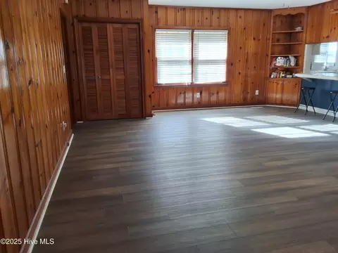 Living - 33 Gapway Rd, Fair Bluff, NC 28439 photo 5 of 13