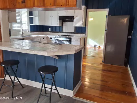 Kitchen - 33 Gapway Rd, Fair Bluff, NC 28439 photo 9 of 10