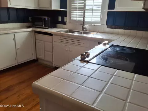 Kitchen - 33 Gapway Rd, Fair Bluff, NC 28439 photo 4 of 10