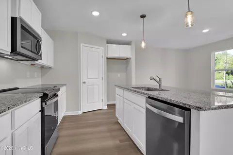 Kitchen - 12 E Farley Dr #62, Hampstead, NC 28443 photo 2 of 2