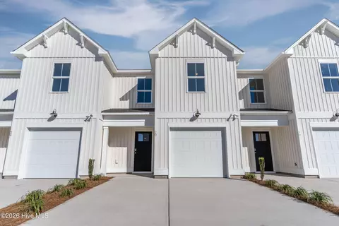 16 W Farley Dr #101, Hampstead, NC 28443