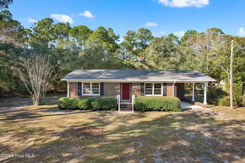 962 Taft Rd SW, Supply, NC 28462