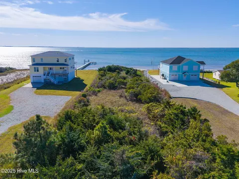 1324 Island Rd, Harkers Island, NC 28531