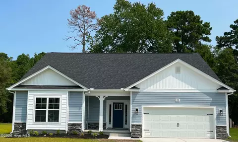 1920 Caracara Dr, New Bern, NC 28560