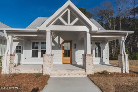 128 W Burton Farm Dr, Minnesott Beach, NC 28510