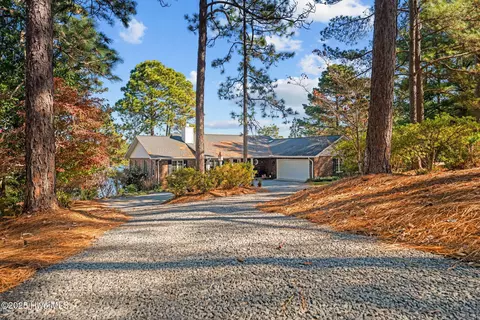 122 Clay Cir, West End, NC 27376