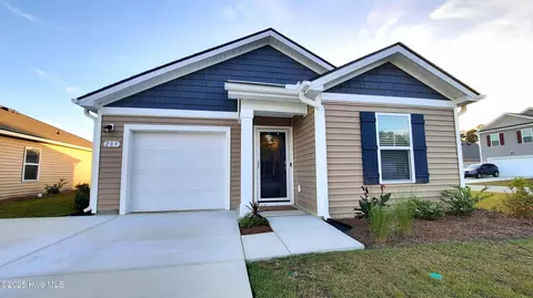 209 Ashworth Dr, Tabor City, NC 28463