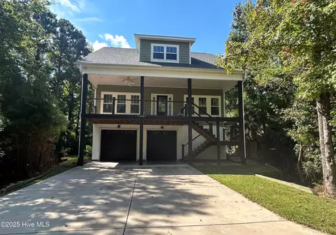 1656 Tall Ships Ln, Wilmington, NC 28409