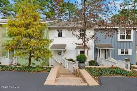 5738 Three Oaks Dr, Raleigh, NC 27612