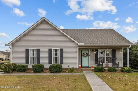 338 Meadow Dr, Ayden, NC 28513