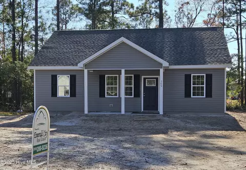 269 N High Point Rd, Southport, NC 28461