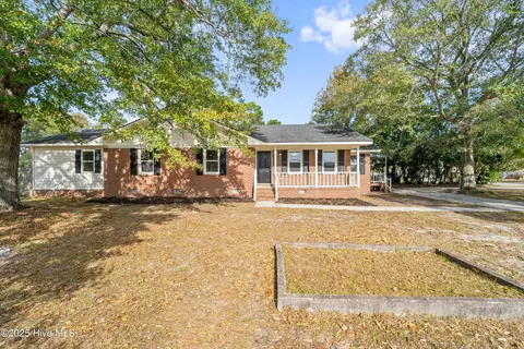 110 Albemarle Rd, Wilmington, NC 28405
