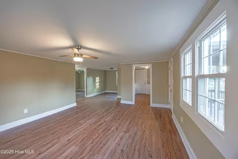 214 Pine St, Wallace, NC 28466 photo 7