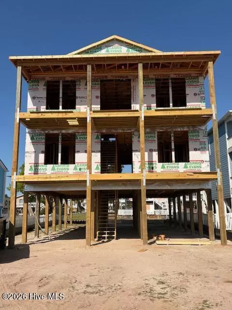 147 Swordfish Dr, Holden Beach, NC 28462