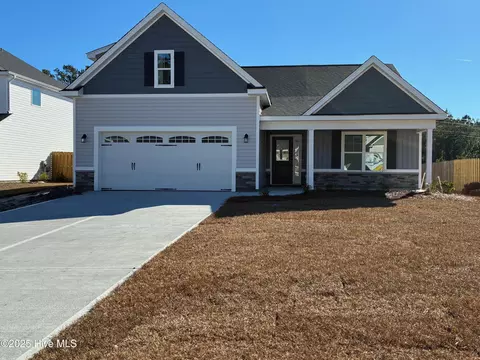 2162 Southern Pine Dr, Leland, NC 28451