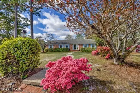 214 Longstreet Dr, Wilmington, NC 28412