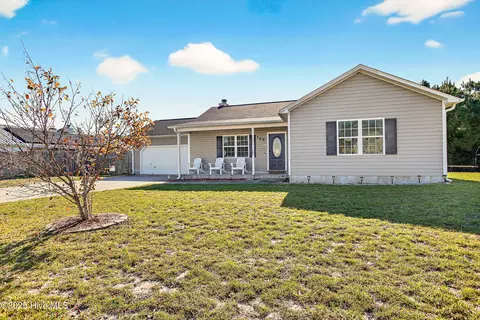 109 Jenna Rea Rd, Hubert, NC 28539