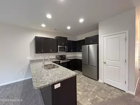 Kitchen - 84 Aspen Rd, Hampstead, NC 28443 photo 1 of 2