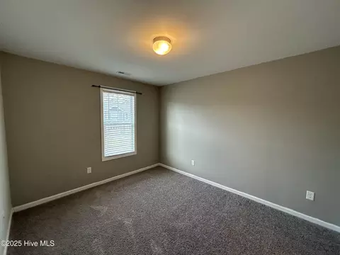 Bedroom - 84 Aspen Rd, Hampstead, NC 28443 photo 6 of 6