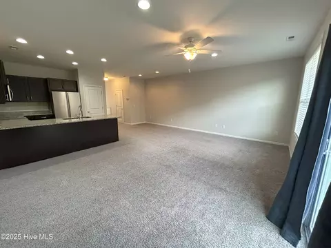 Living - 84 Aspen Rd, Hampstead, NC 28443 photo 2 of 5
