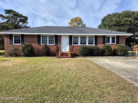 108 Rosedale Dr, Elizabeth City, NC 27909