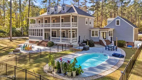 11 Bullens Creek Dr, New Bern, NC 28562