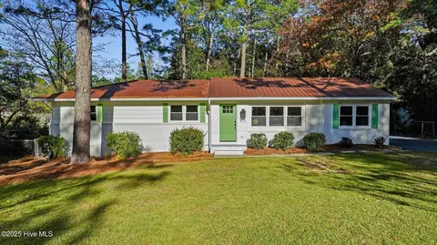 475 W Maine Ave, Southern Pines, NC 28387