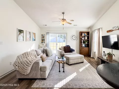 601 Pelletier Loop Rd #B12, Peletier, NC 28584