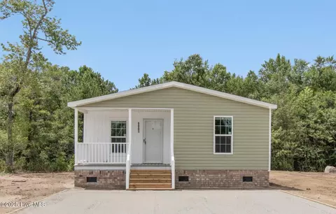 6801 Lewis Dr SE, Winnabow, NC 28479