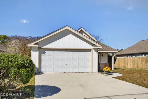 807 Spy Glass Ct, Wilmington, NC 28411