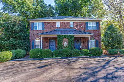 133 S 135 S Pine St, Aberdeen, NC 28315