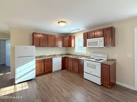 Kitchen - 4876 Loop Rd, Scranton, NC 27875 photo 1 of 1
