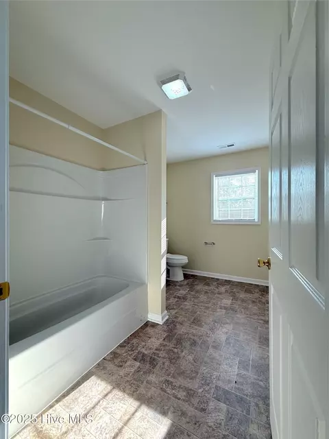 Bath - 4876 Loop Rd, Scranton, NC 27875 photo 1 of 3
