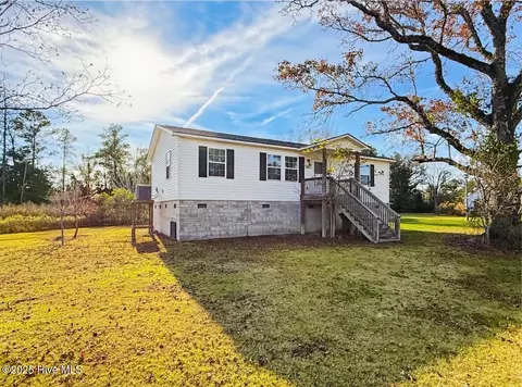 4876 Loop Rd, Scranton, NC 27875