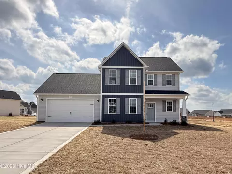 326 Crowville St, Raeford, NC 28376