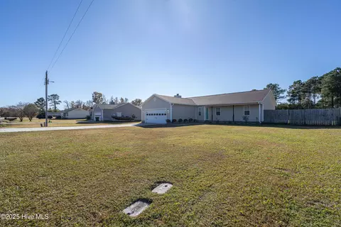 316 Mattocks Rd, Maysville, NC 28555