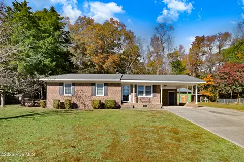 1708 Strawberry Branch Rd, Kinston, NC 28501