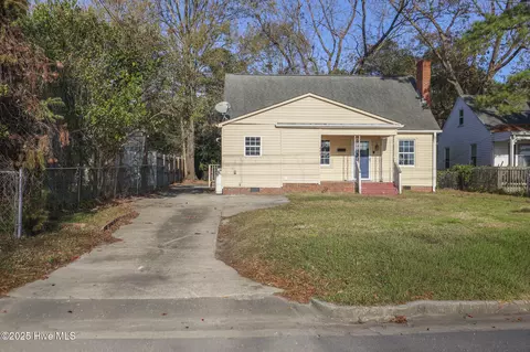 402 Warlick St, Jacksonville, NC 28540