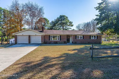 255 Foxcroft Rd, Whispering Pines, NC 28327