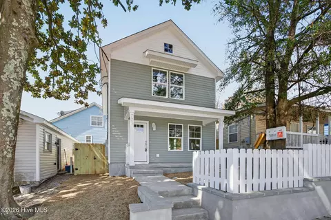 703 N 11th St, Wilmington, NC 28401