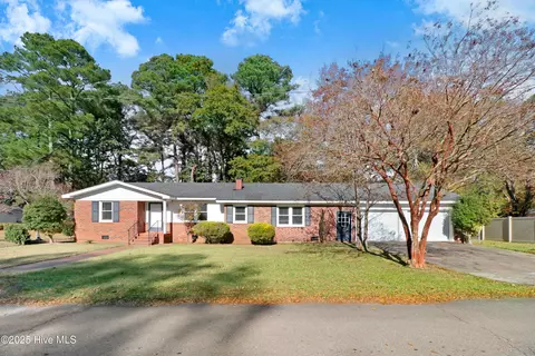 303 E South St, Fremont, NC 27830