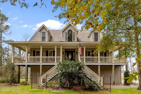 204 Tupelo Ln, Washington, NC 27889