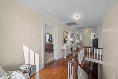 Entry Way - 612 E Main St, Washington, NC 27889 photo 4 of 8