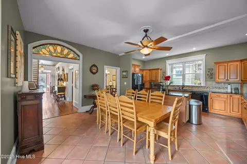 Dining - 612 E Main St, Washington, NC 27889 photo 3 of 3