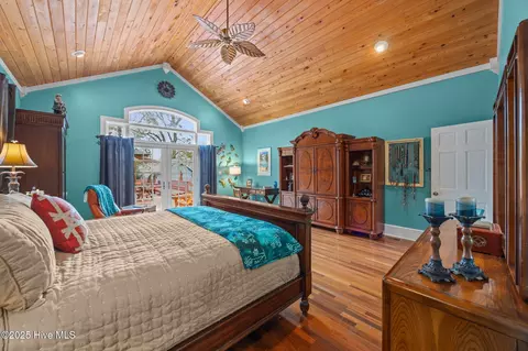 Bedroom - 612 E Main St, Washington, NC 27889 photo 2 of 12