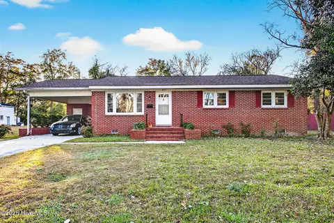 803 Pinetree Dr, New Bern, NC 28562