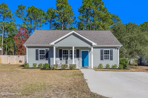 286 Elm St, Southport, NC 28461