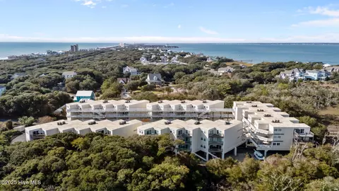 650 Salter Path Rd #303, Pine Knoll Shores, NC 28512