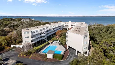 650 Salter Path Rd #303, Pine Knoll Shores, NC 28512
