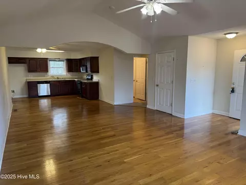 Living - 107 Switch Rd, Hamlet, NC 28345 photo 1 of 1